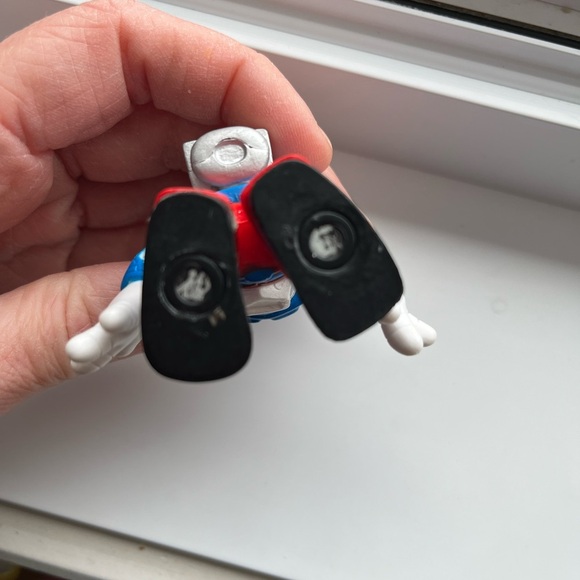 Teach Deck Blue and Red Action Figure Toy - Picture 4 of 4